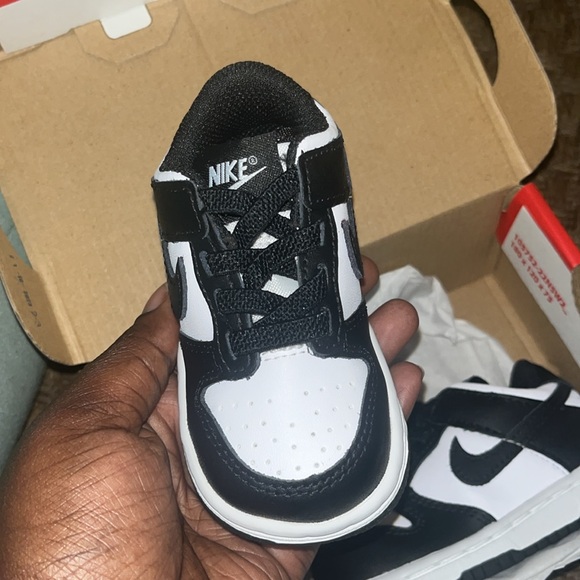Panda Dunks sz 4c - Picture 3 of 4